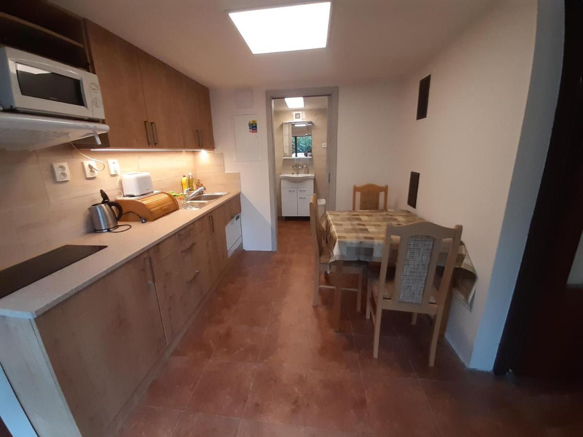 Holiday Home Zajicovi Rabyne Bagian luar foto
