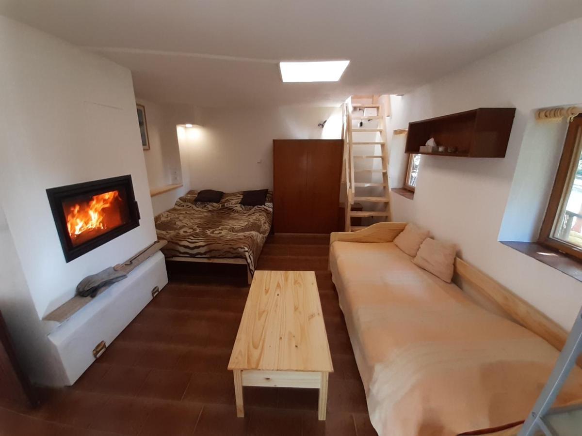 Holiday Home Zajicovi Rabyne Bagian luar foto