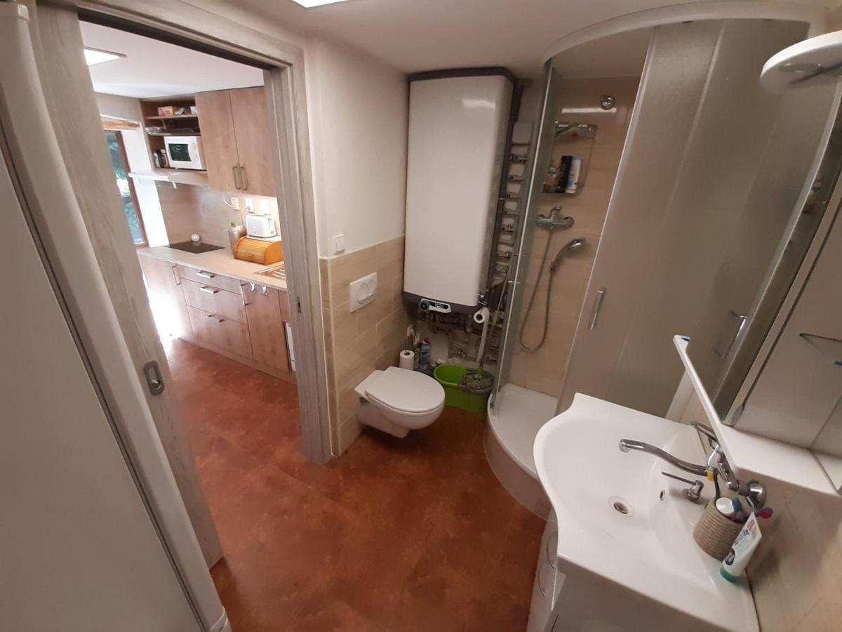 Holiday Home Zajicovi Rabyne Bagian luar foto